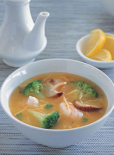Shrimps with Shiitake Mushroom and Broccoli Soup