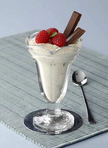 Vanilla Parfait with KIT KAT