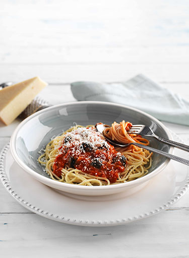 Spaghetti with Black Olives and Creamy Tomato Sauce