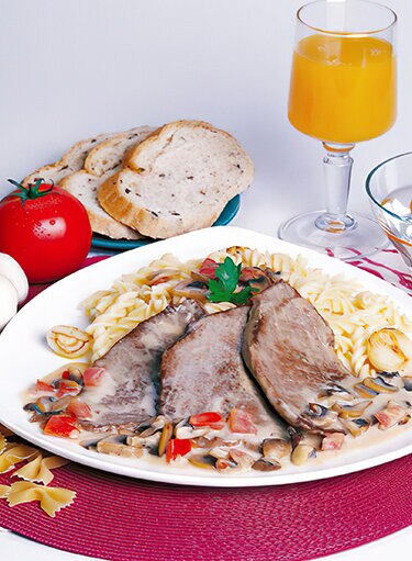 Steak with Mushroom Sauce and Pasta