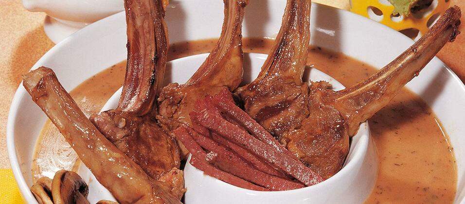 Lamb Cutlets with Rosemary Cream and Mushrooms