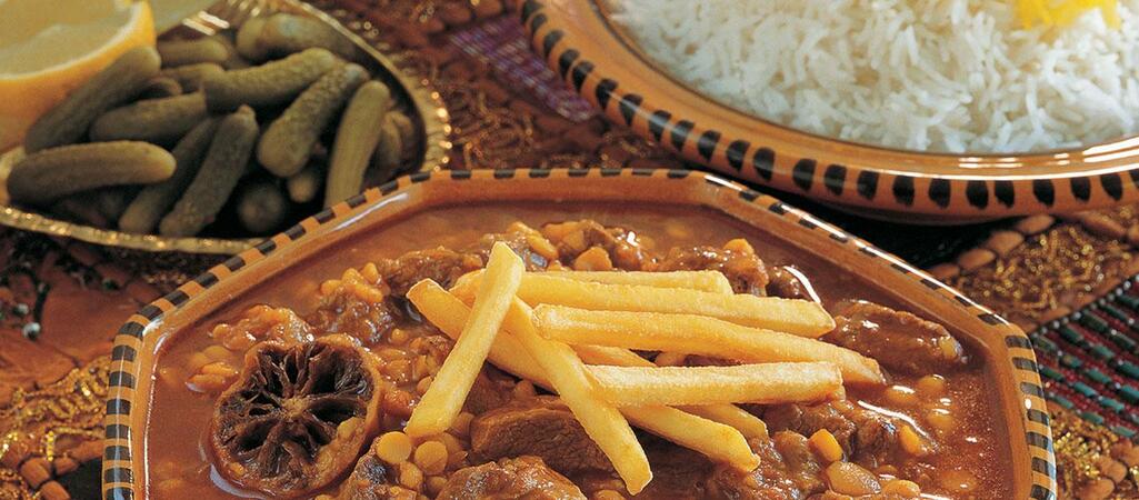 خورشت قيمه مع الأرز الأبيض