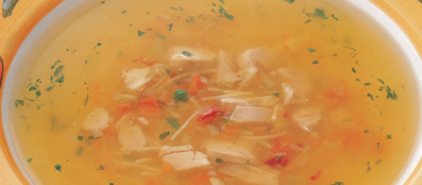 شوربة الدجاج وخضار الربيع