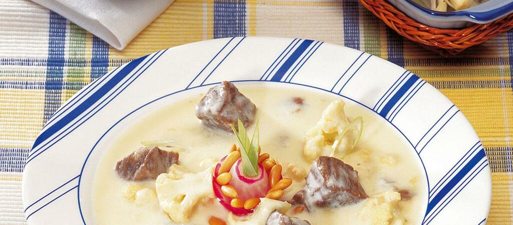 Meat and Yoghurt Stew with Cauliflower