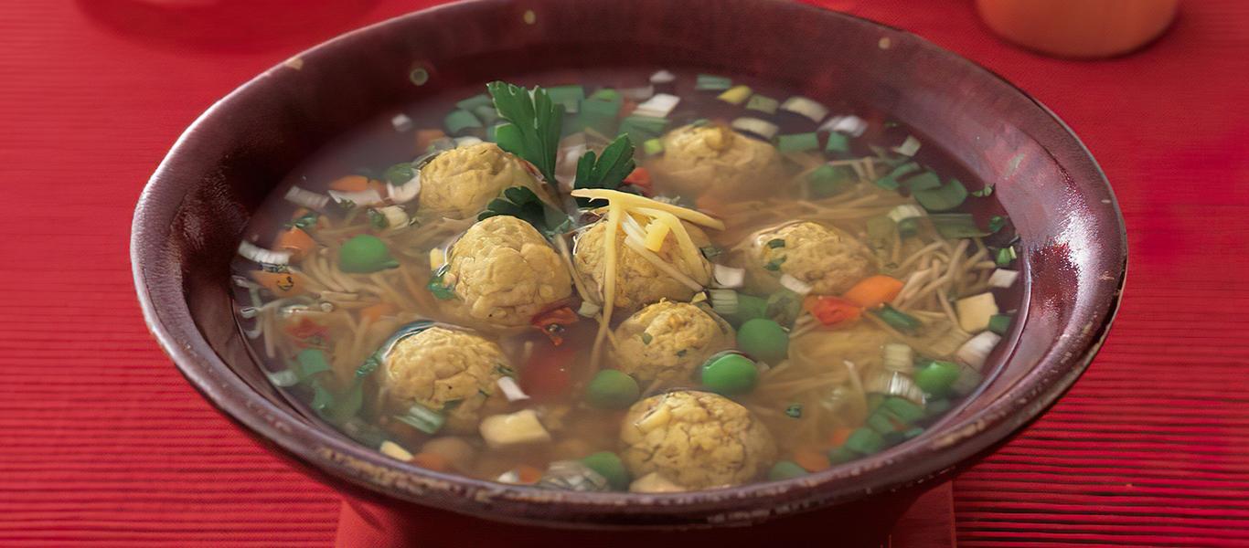 شوربة كرات الدجاج بالكاري