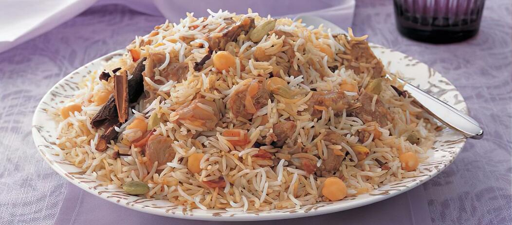 Saudi Rice with Meat and Chickpeas