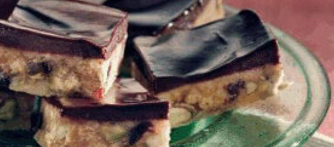 قطع البسكويت والشوكولاتة