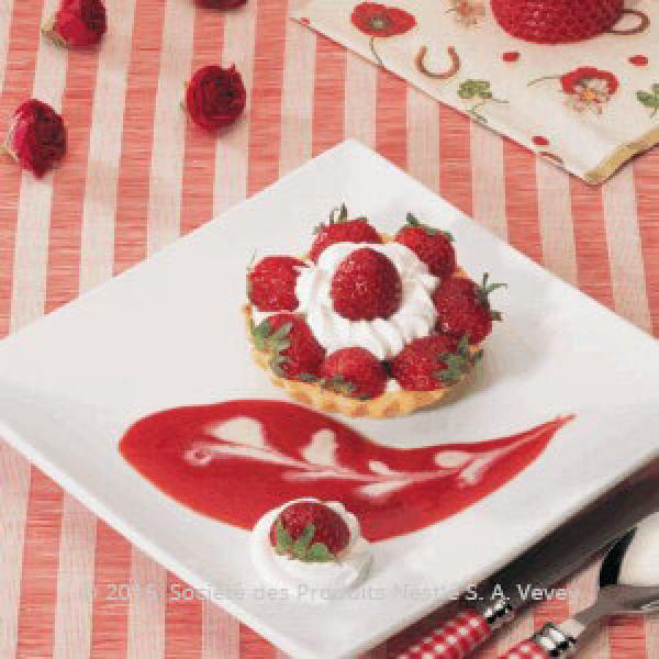 Cream and Strawberries Tart