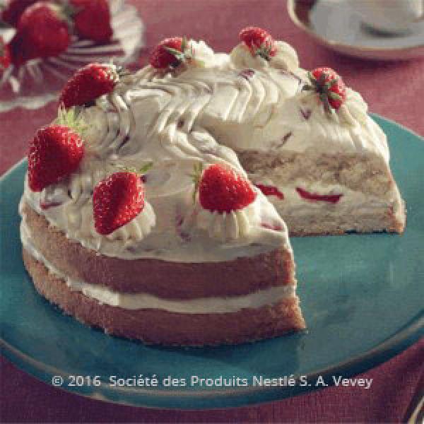 Cream Cake with Strawberries