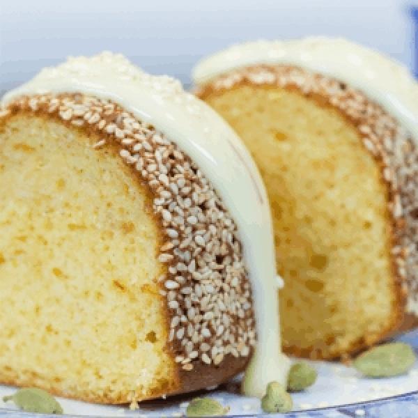 Aghili cake with milk