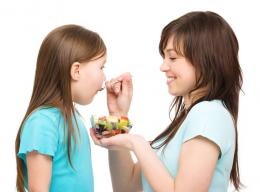 تعتمد استجابات مخ الأطفال للأغذية على تكوين أجسامهم