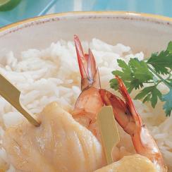 Fish and Shrimps Rolls with Green Curry Sauce﻿