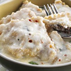 Meat Ravioli with Yogurt and Mint Sauce