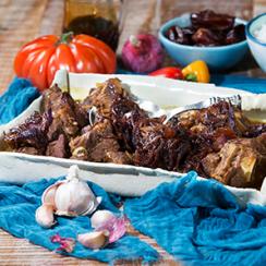 CARAMELIZED ONIONS & DATES LAMB STEW