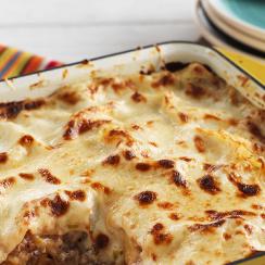 لازانيا مع لحم البقر المطهوّ