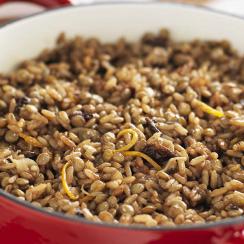 مدردرة مع الخوخ وقشر البرتقال