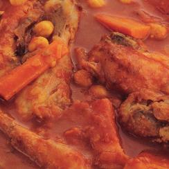 مرق الدجاج مع الحمص والخضار