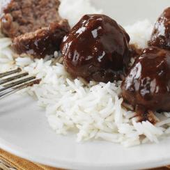 كرات اللحم الحرّة مع صلصة الشواء