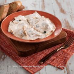 معكرونة رافيولي بالسبانخ مع صلصة اللبن الزبادي